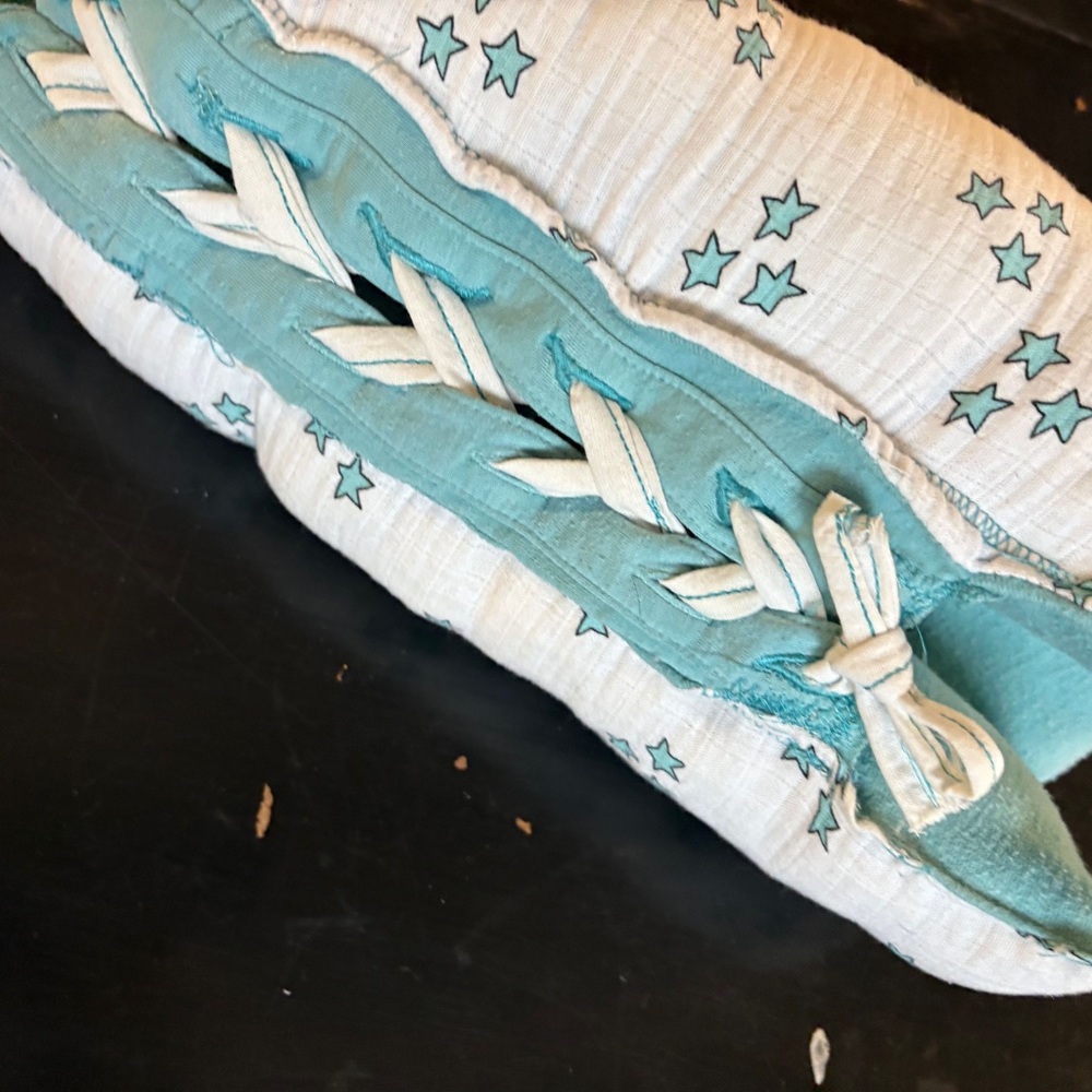 Handmade Nursing
Support Pillow for Mommy's Arm and Baby's sleep